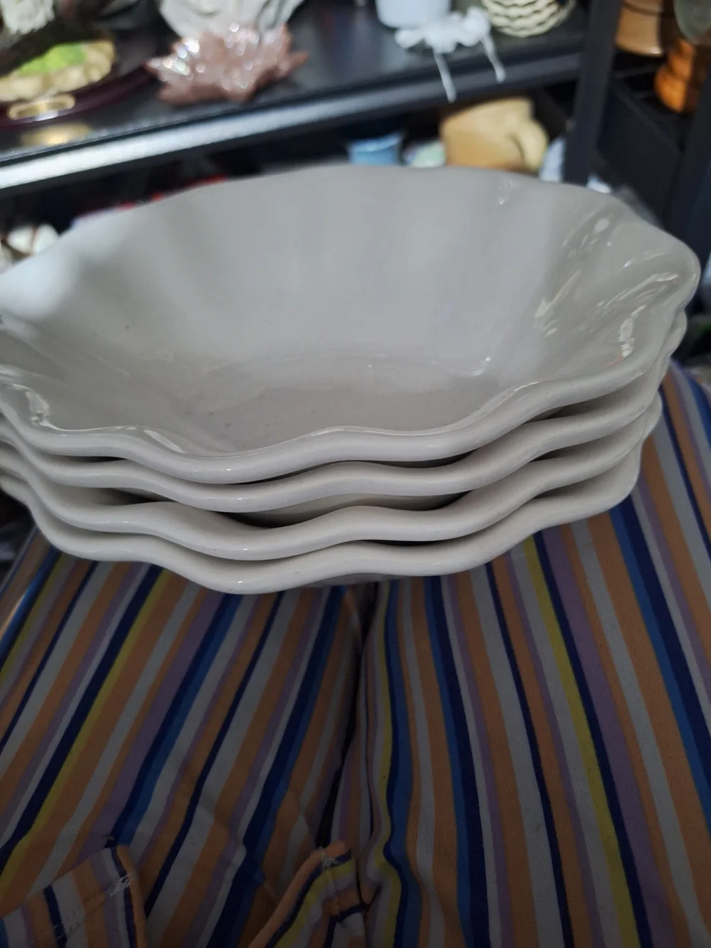 4 White Scalloped Ceramic Serving Bowl